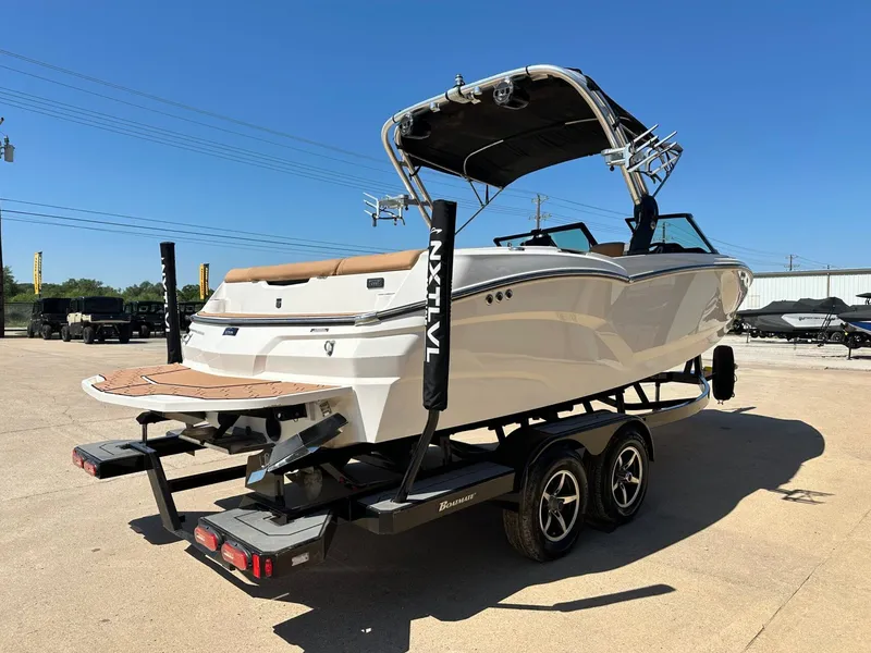 Slide: The Image of MasterCraft NXT22 2021 - 6