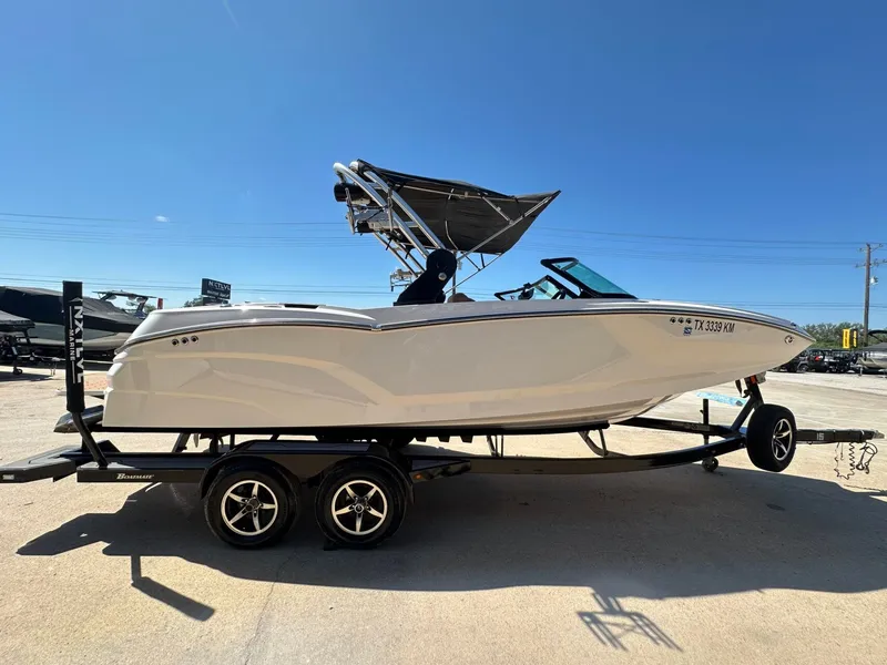 Slide: The Image of MasterCraft NXT22 2021 - 7