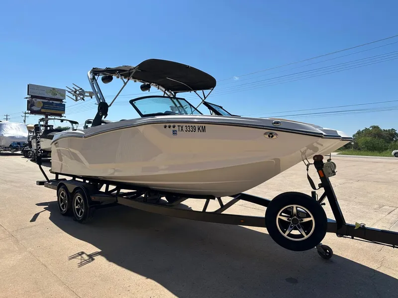 Slide: The Image of MasterCraft NXT22 2021 - 8
