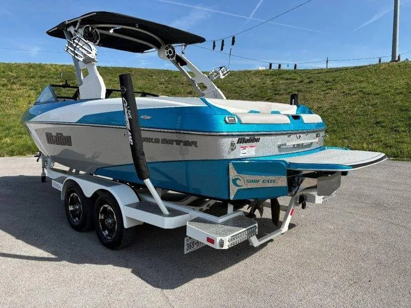 Slide: The Image of Malibu Wakesetter 22 VLX 2017 - 16