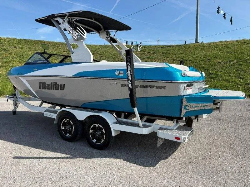 Slide: The Image of Malibu Wakesetter 22 VLX 2017 - 19