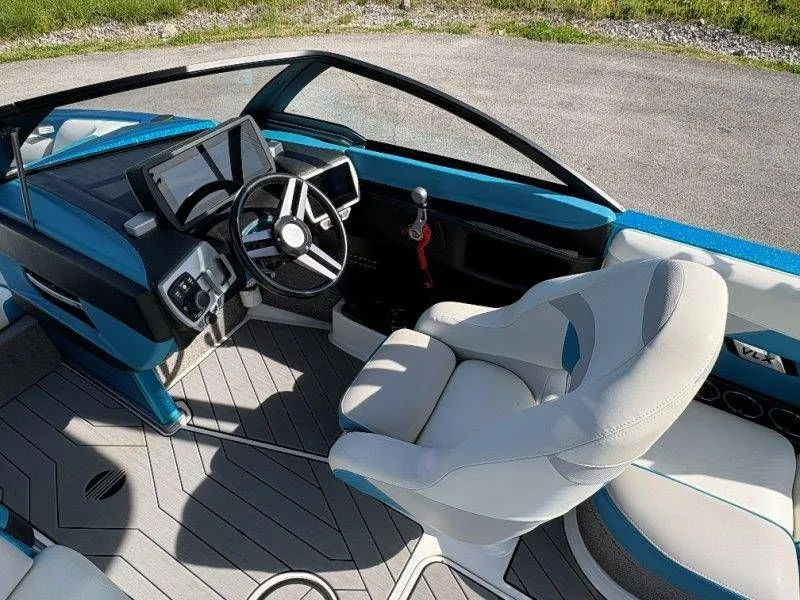 Slide: The Image of Malibu Wakesetter 22 VLX 2017 - 39