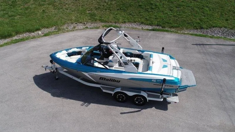 Slide: The Image of Malibu Wakesetter 22 VLX 2017 - 4