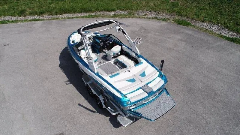 Slide: The Image of Malibu Wakesetter 22 VLX 2017 - 5