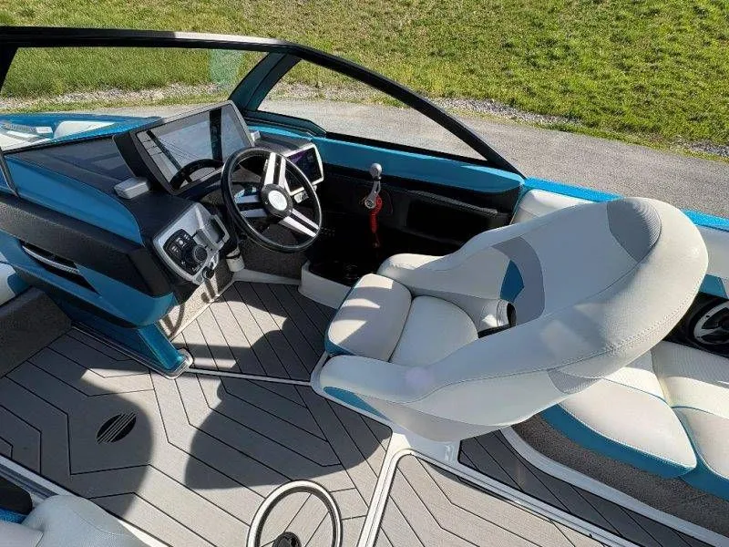 Slide: The Image of Malibu Wakesetter 22 VLX 2017 - 53