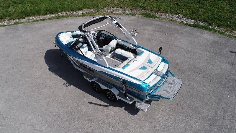 Slide: The Image of Malibu Wakesetter 22 VLX 2017 - 6