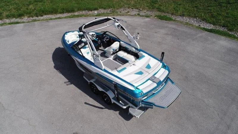 Slide: The Image of Malibu Wakesetter 22 VLX 2017 - 7