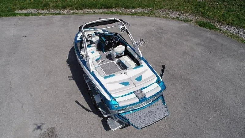 Slide: The Image of Malibu Wakesetter 22 VLX 2017 - 8