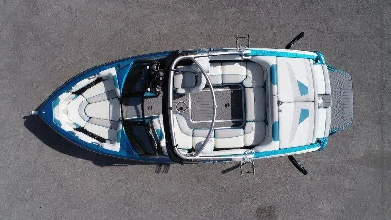 Slide: The Image of Malibu Wakesetter 22 VLX 2017 - 9