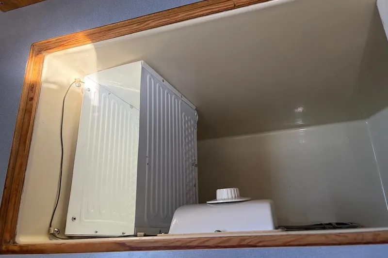Slide: The Image of DC refrigeration on 1990 Bruce Roberts 35 - 22