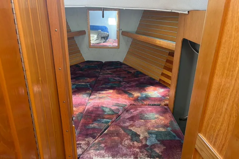 Slide: The Image of V-berth cabin - 19