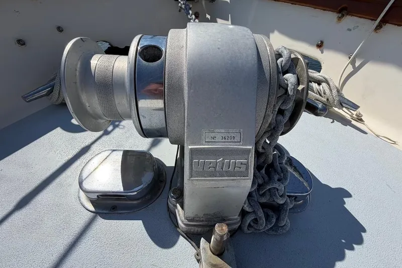 Slide: The Image of Vetus manual windlass - 43