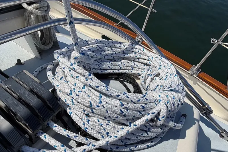 Slide: The Image of New running rigging - 39