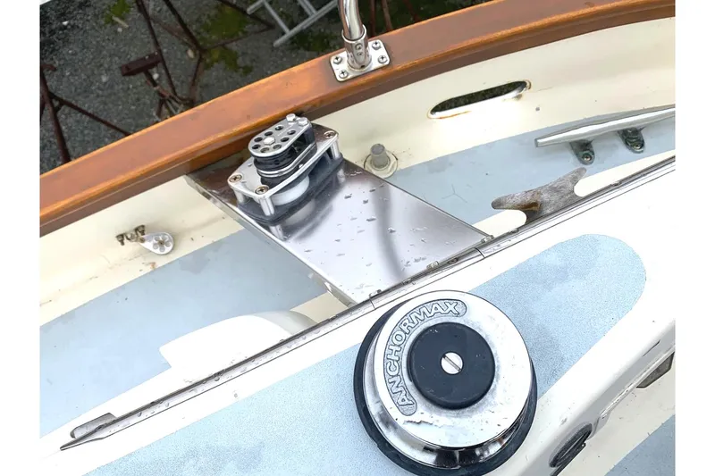 Slide: The Image of Starbord winch & block - 49