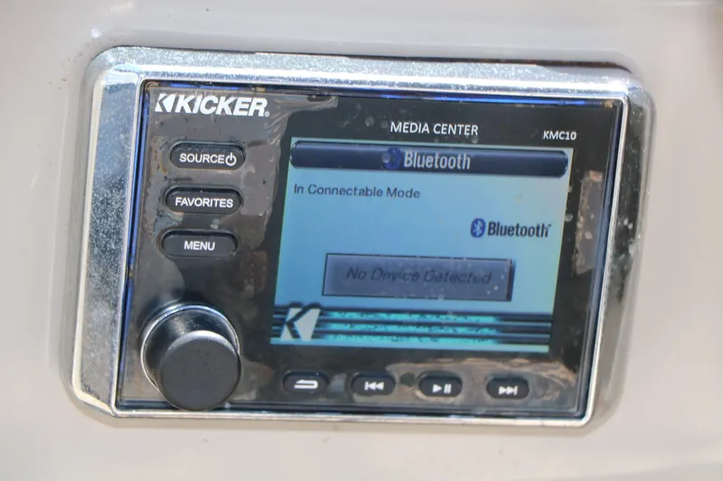Slide: The Image of Kicker media center with Bluetooth connectivity in a 2019 Berkshire 22CL CTS. - 39
