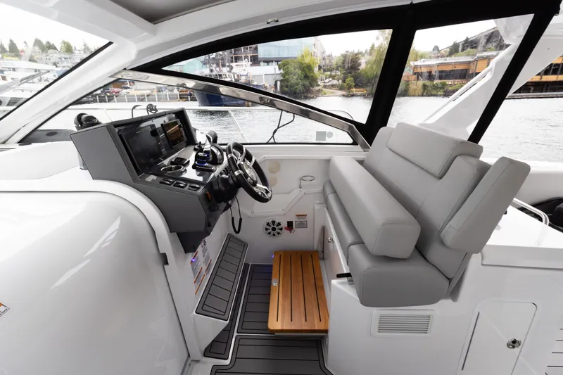 Slide: The Image of Cruisers 390EC 2022 - 22