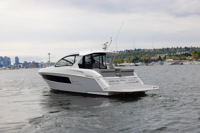 Slide: The Image of Cruisers 390EC 2022 - 4