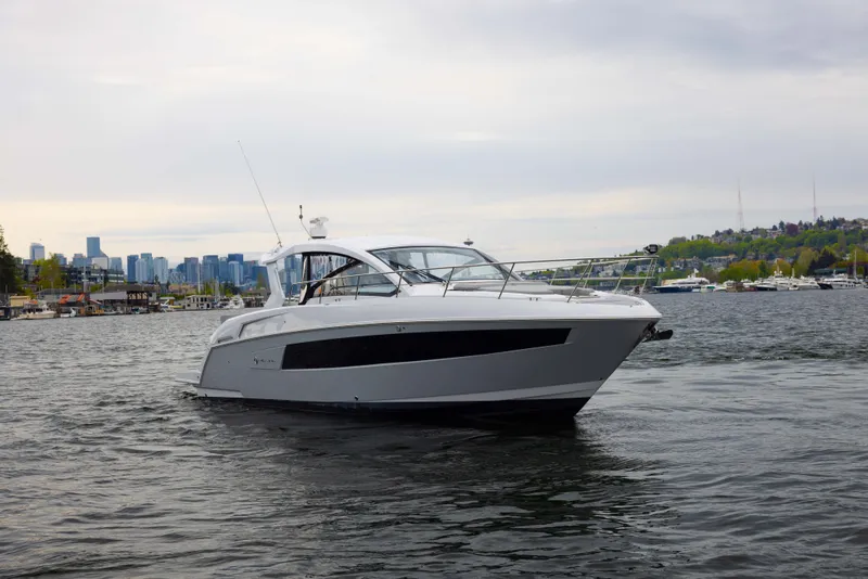 Slide: The Image of Cruisers 390EC 2022 - 9