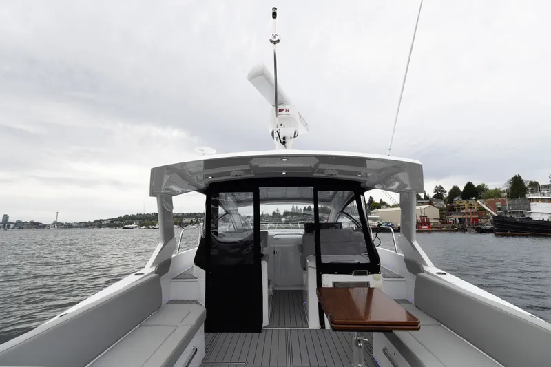 Slide: The Image of Cruisers 390 Express Coupe 2022 - 10
