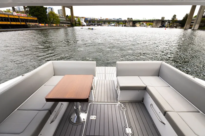 Slide: The Image of Cruisers 390 Express Coupe 2022 - 11