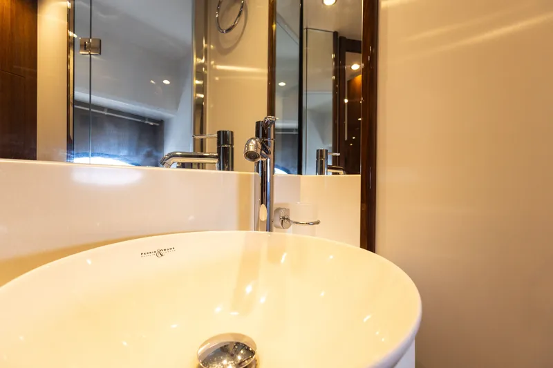 Slide: The Image of Luxurious bathroom in Princess 64 Flybridge Yacht, 2014 model. - 31