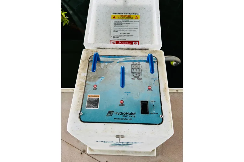 Slide: The Image of HydroHoist boat lift control panel for 2001 Sea Ray Sundancer 310. - 56