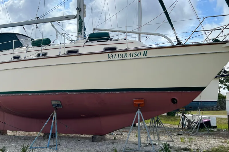 Slide: The Image of Island Packet 380 sailboat "Valparaiso II" - 3