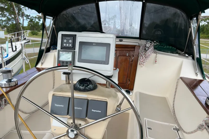 Slide: The Image of Cockpit of 2002 Island Packet 380 sailboat helm - 5
