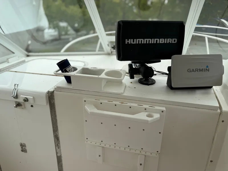 Slide: The Image of Baha Cruisers 272 Fisherman 2000 with Humminbird and Garmin devices. - 25
