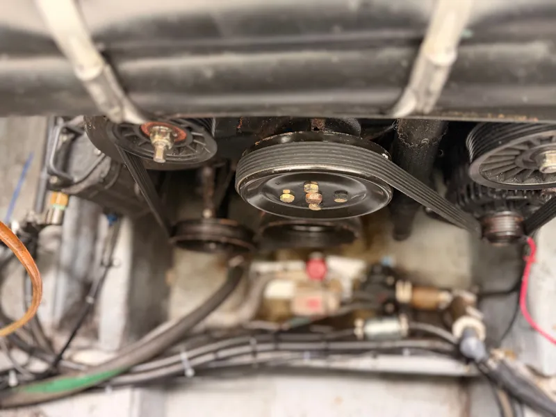 Slide: The Image of Engine compartment of a 2000 Baha Cruisers 272 Fisherman. - 38