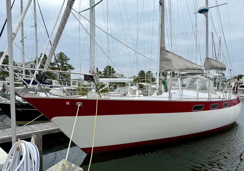 Slide: The Image of Wauquiez 43 Amphitrite 1983 - 3