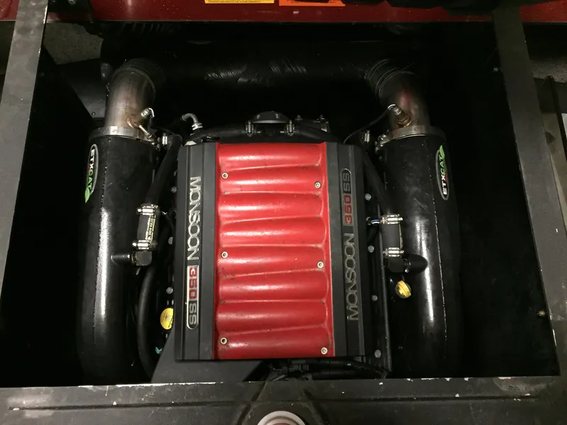 Slide: The Image of Malibu Wakesetter 23 LSV 2013 engine, Monsoon 350, close-up. - 20