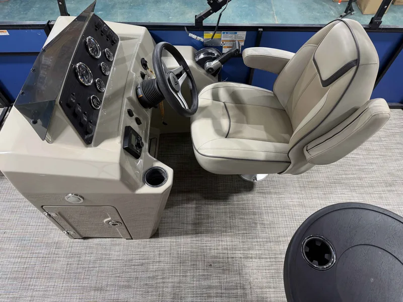 Slide: The Image of Viaggio Lago L20F 2023 - 12