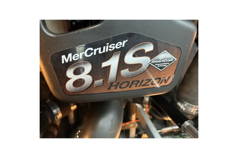 Slide: The Image of MerCruiser 8.1S Horizon engine in 2001 Sea Ray 380 Sundancer boat. - 30