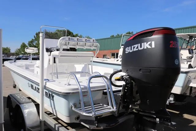 Slide: The Image of Blazer Bay Boat 2220 Fisherman 2024 - 13