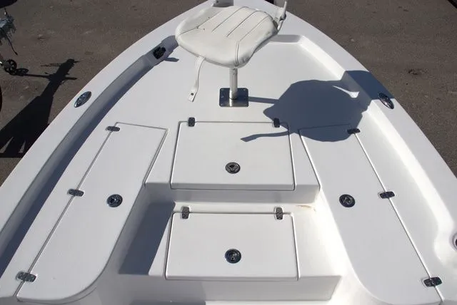 Slide: The Image of Blazer Bay Boat 2220 Fisherman 2024 - 6