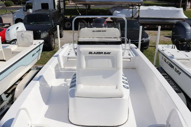 Slide: The Image of Blazer Bay Boat 2220 Fisherman 2024 - 9