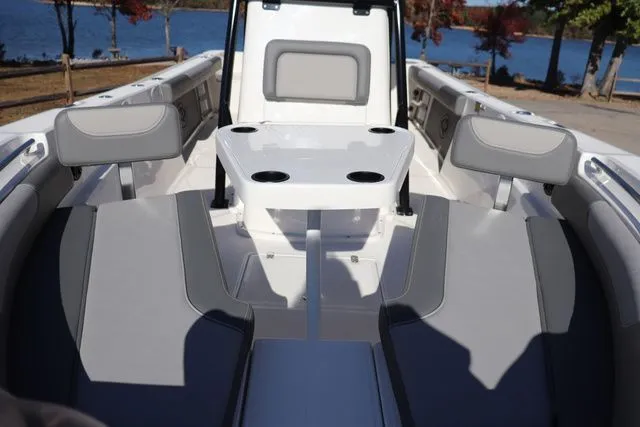 Slide: The Image of Sea Born LX24 Center Console 2024 - 3