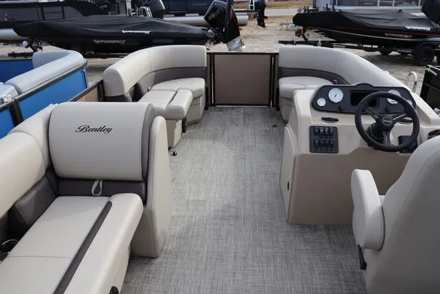 Slide: The Image of Bentley Pontoons 180 CRUISE 2026 - 10