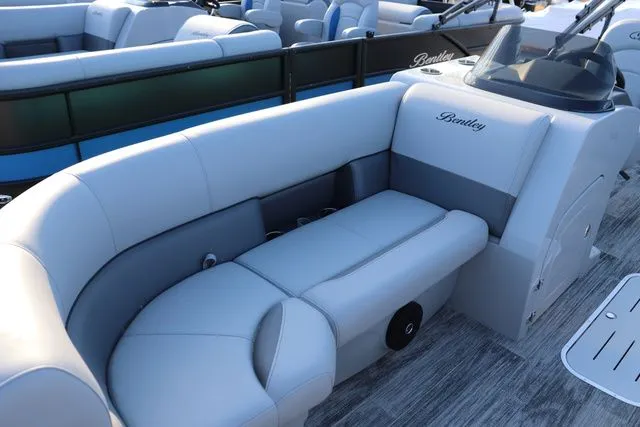 Slide: The Image of Bentley Pontoons Legacy Swingback 223 2026 - 3
