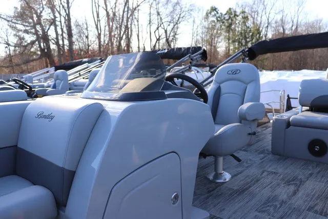 Slide: The Image of Bentley Pontoons Legacy Swingback 223 2026 - 5