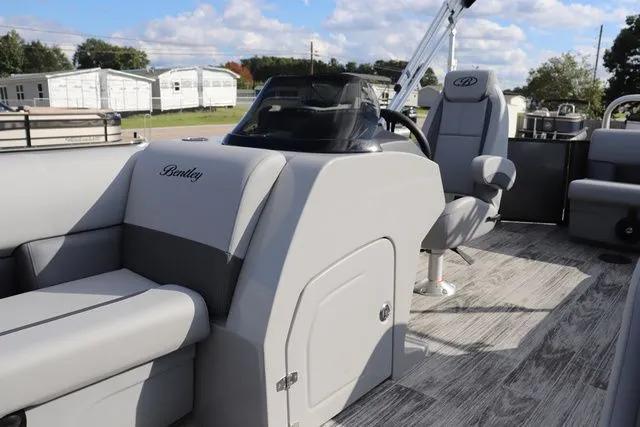 Slide: The Image of Bentley Pontoons 223 Cruise XL 2026 - 5