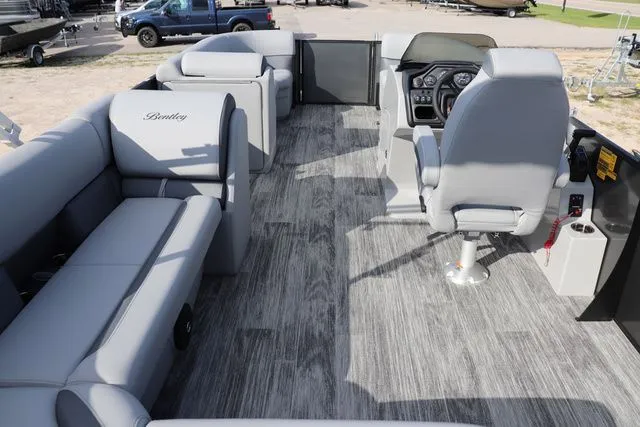 Slide: The Image of Bentley Pontoons 223 Cruise XL 2026 - 9