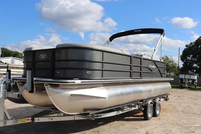 The Image of Bentley Pontoons Legacy Cruise XL 223 2026 - 1