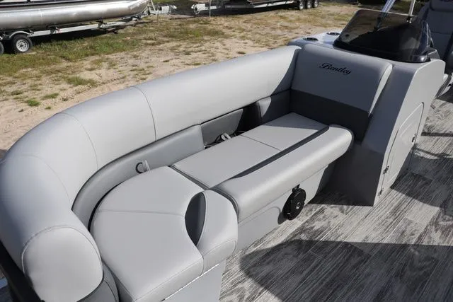 Slide: The Image of Bentley Pontoons Legacy Cruise XL 223 2026 - 3