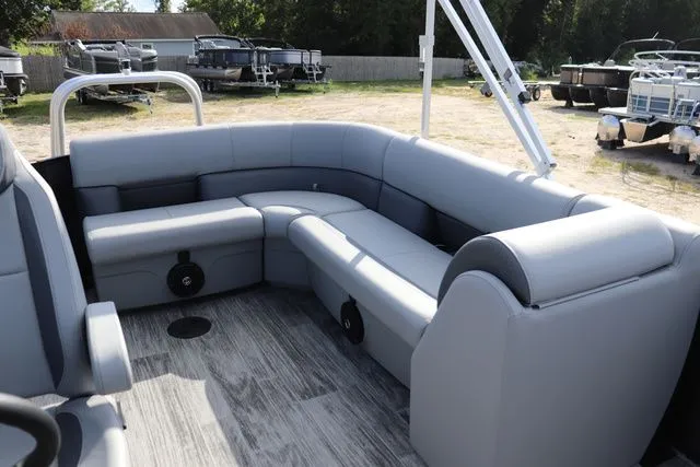 Slide: The Image of Bentley Pontoons Legacy Cruise XL 223 2026 - 6