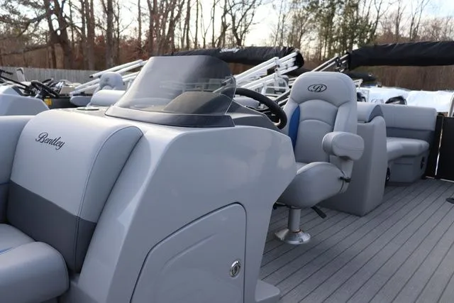 Slide: The Image of Bentley Pontoons Legacy Navigator 223 2026 - 5