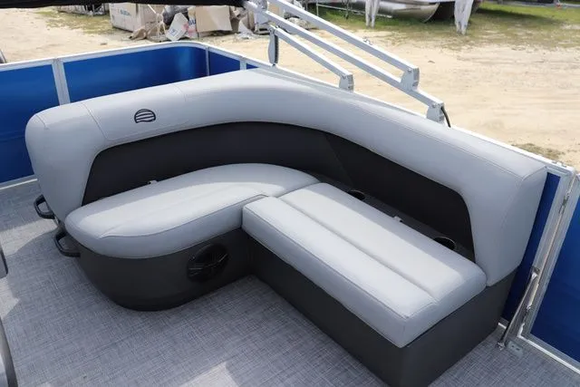 Slide: The Image of Sun Tracker Party Barge 18 DLX 2026 - 6