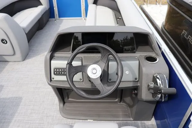 Slide: The Image of Sun Tracker Party Barge 18 DLX 2026 - 7