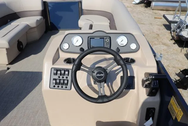 Slide: The Image of Bentley Pontoons LE 200 Cruise 2026 - 6